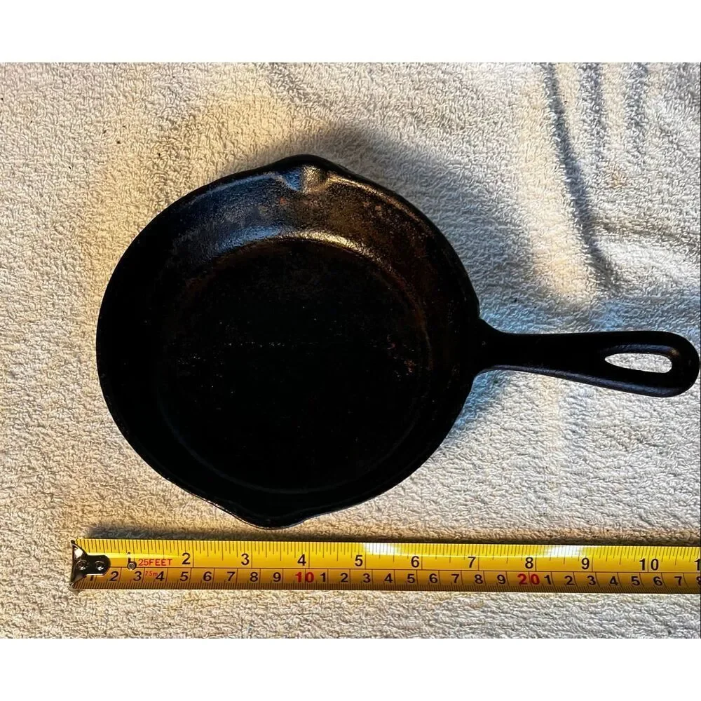 VINTAGE CAST IRON CLASSIC SKILLET 4 Made in KOREA